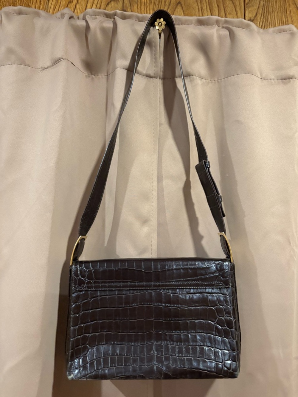 Salvatore Ferragamo Vintage Dark Brown Croc-Embossed Leather shoulder bag purse - Picture 12 of 15